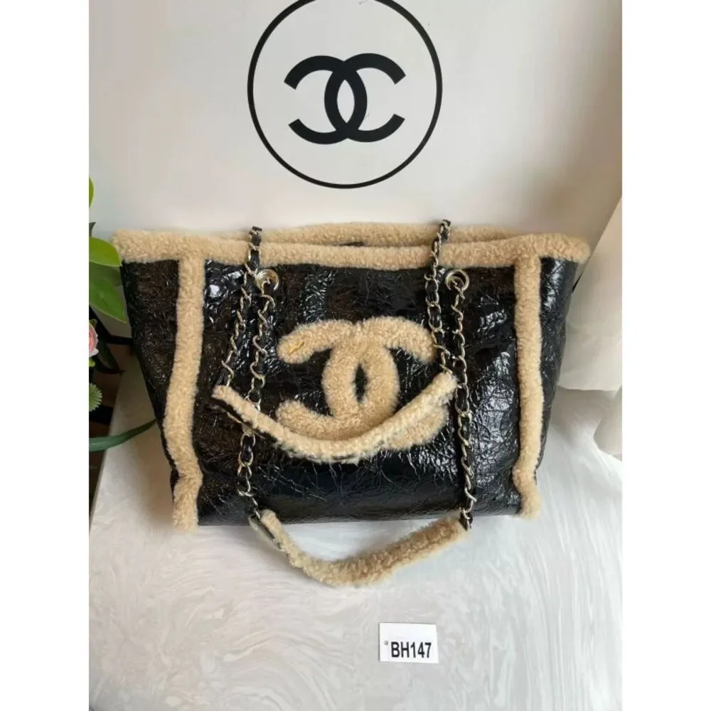 Chanel Women Pre-Loved Bag Very Good Condition